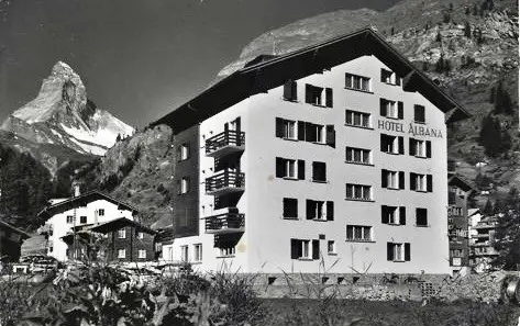 Historic Hotel Albana exterior in 1962